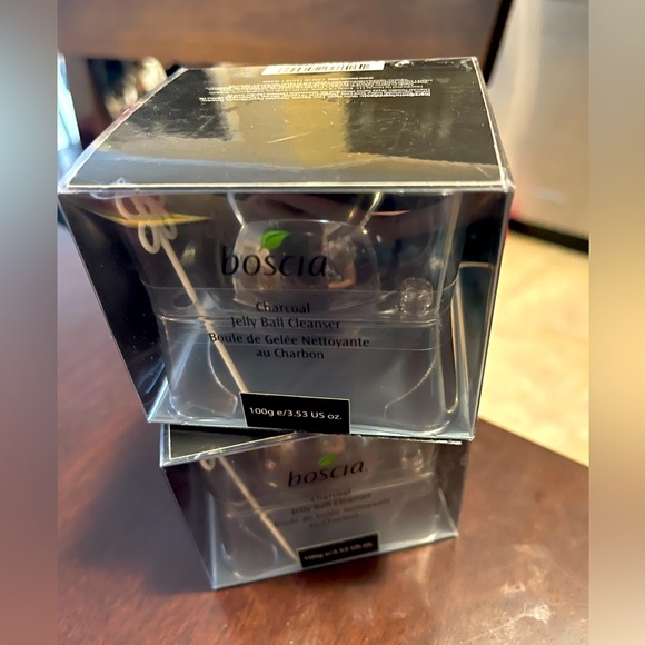 A pair of Boscia jelly ball cleansers - Picture 1 of 3